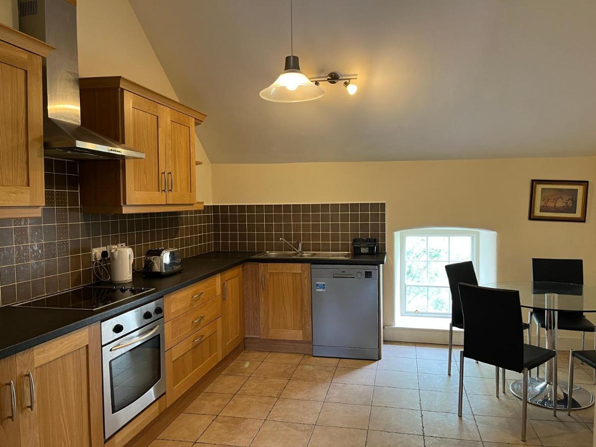 2 Bed Courtyard Apartment At Rockfield House Kells In Meath - Short Term Let Exterior foto